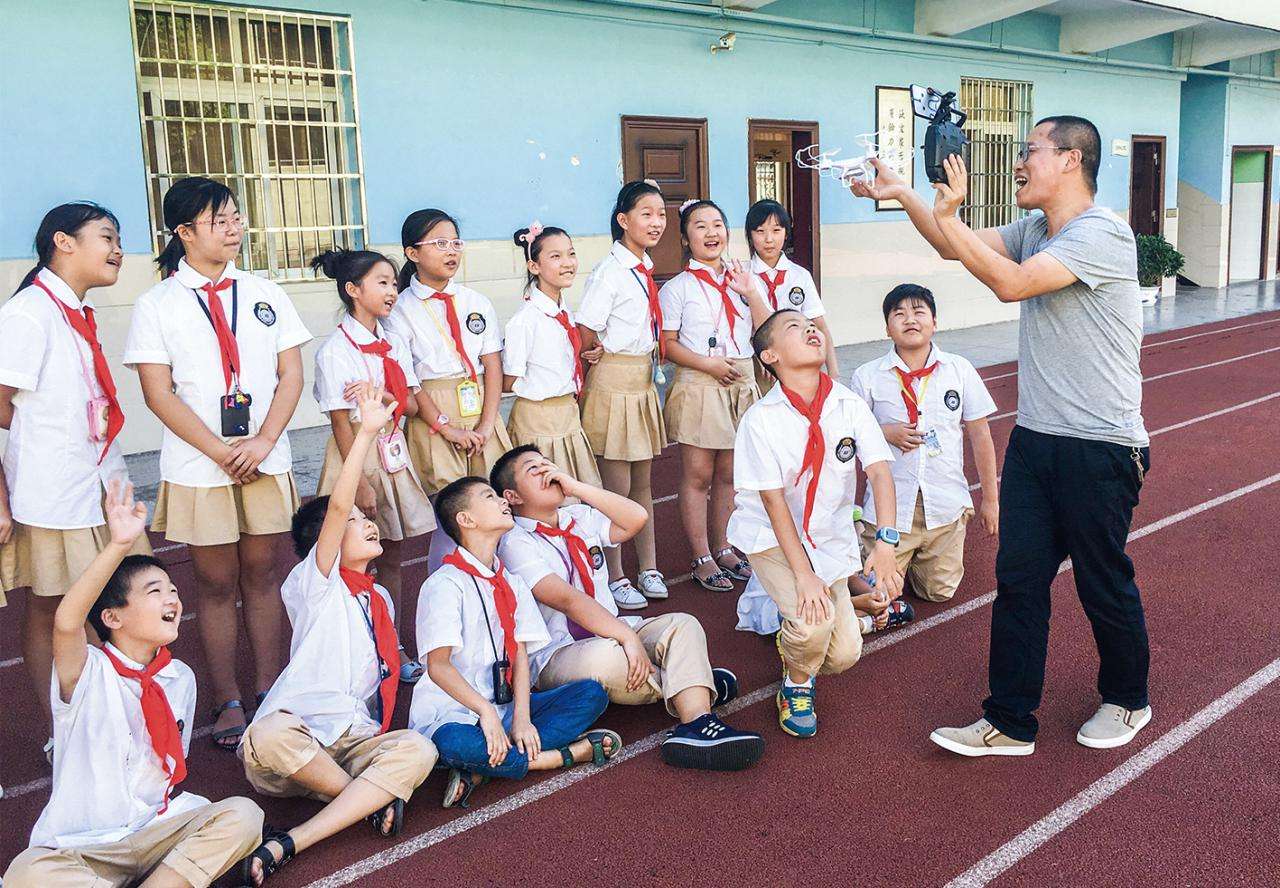 青少年无人机