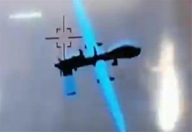 伊朗空军尽显凶悍，直接令无人机撞向美军战机，再次揭露美国阴谋